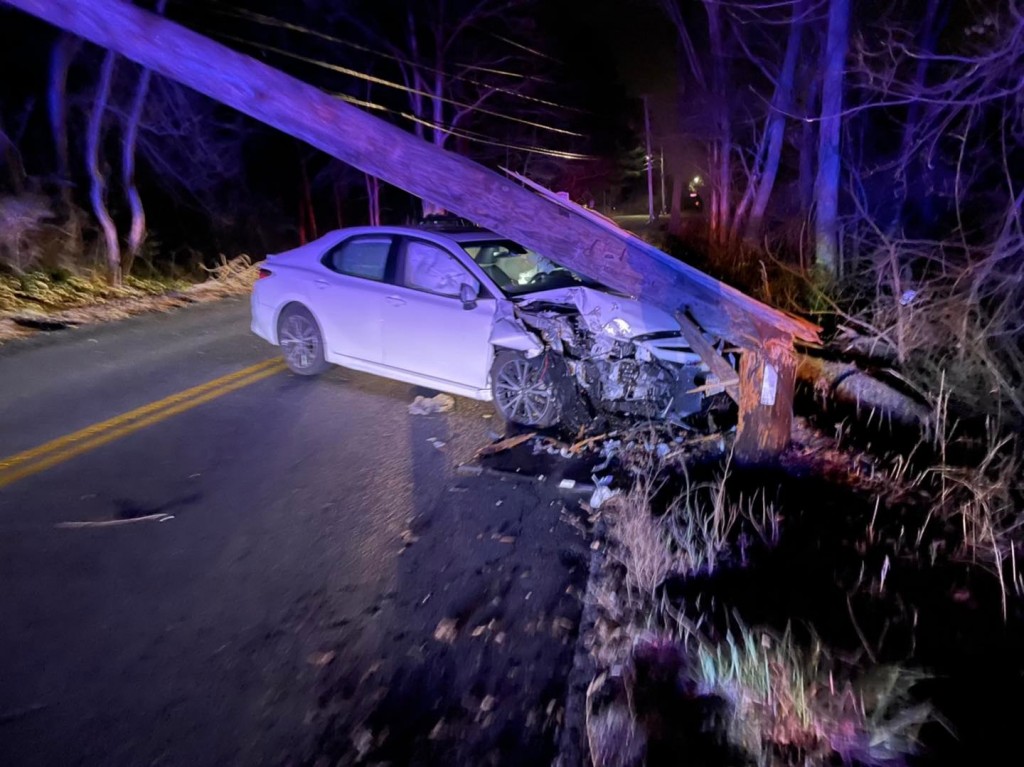 Lakeville Car V Pole