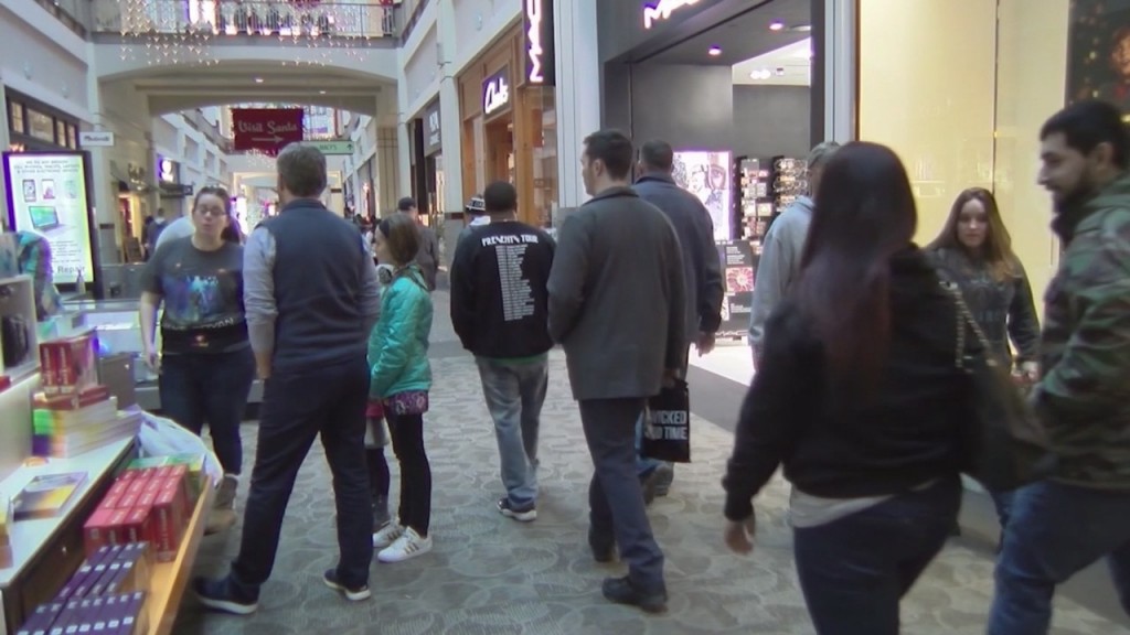Mall Employee Offers Holiday Cheer With Gift For Cancer Survivor