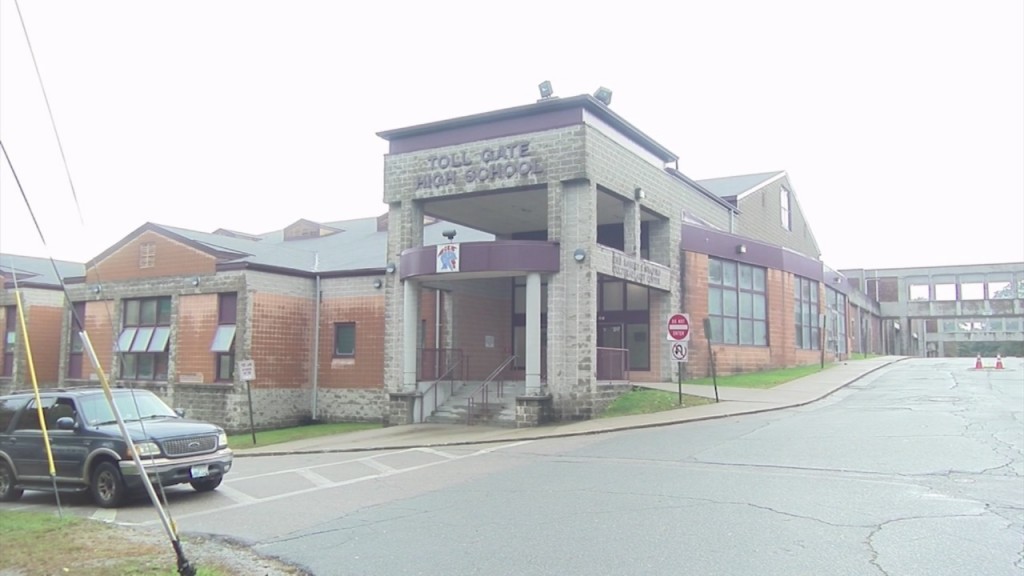 Darren Botelho Warwick Mom Demands Answers After English Class Gender Discussion