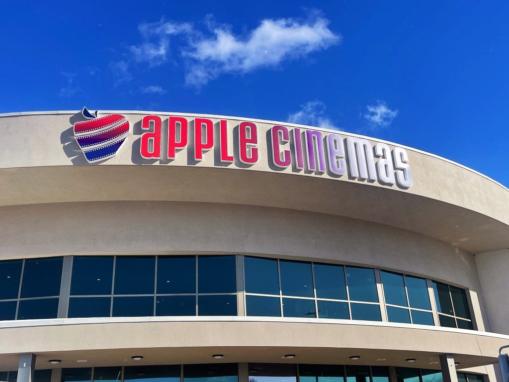 Apple Cinemas 3 4