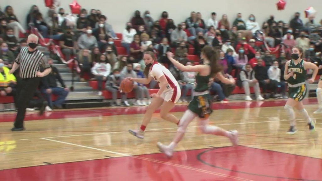 East Providence Girls Survive Smithfield To Complete Unbeaten Regular Season