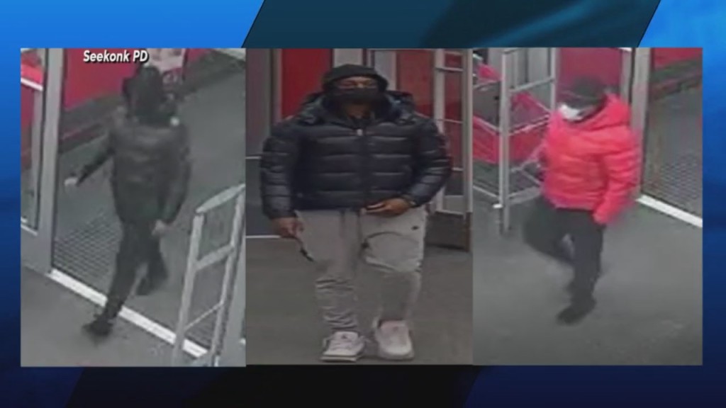 Seekonk Police Looking For Shoplifters