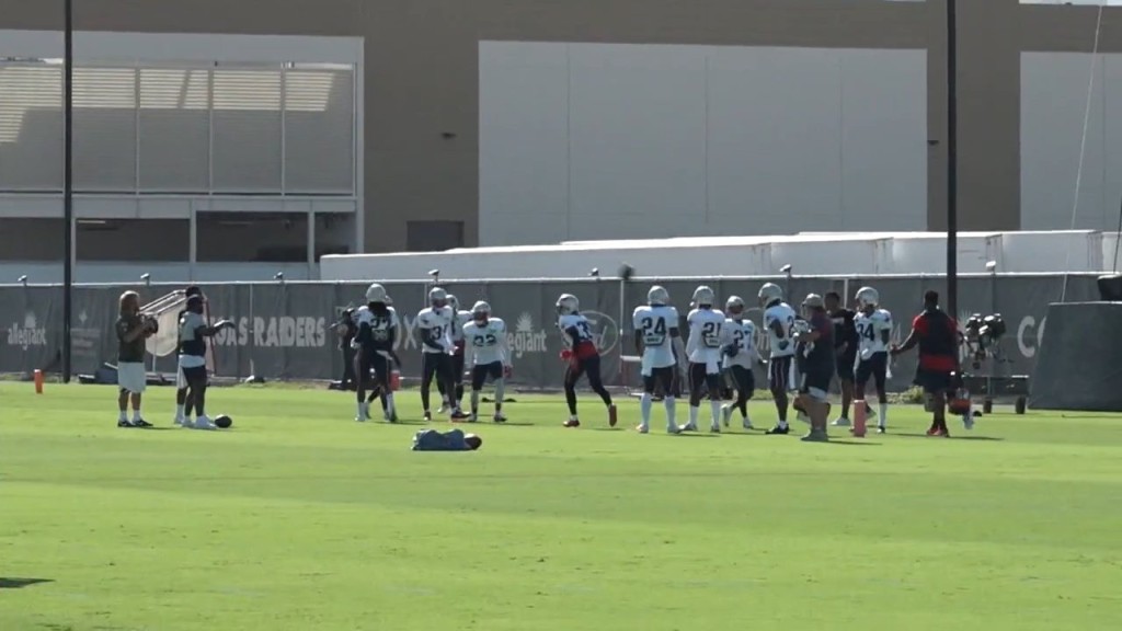 Mac Jones & Patriots Offense "better" In Joint Practice With Raiders Wednesday