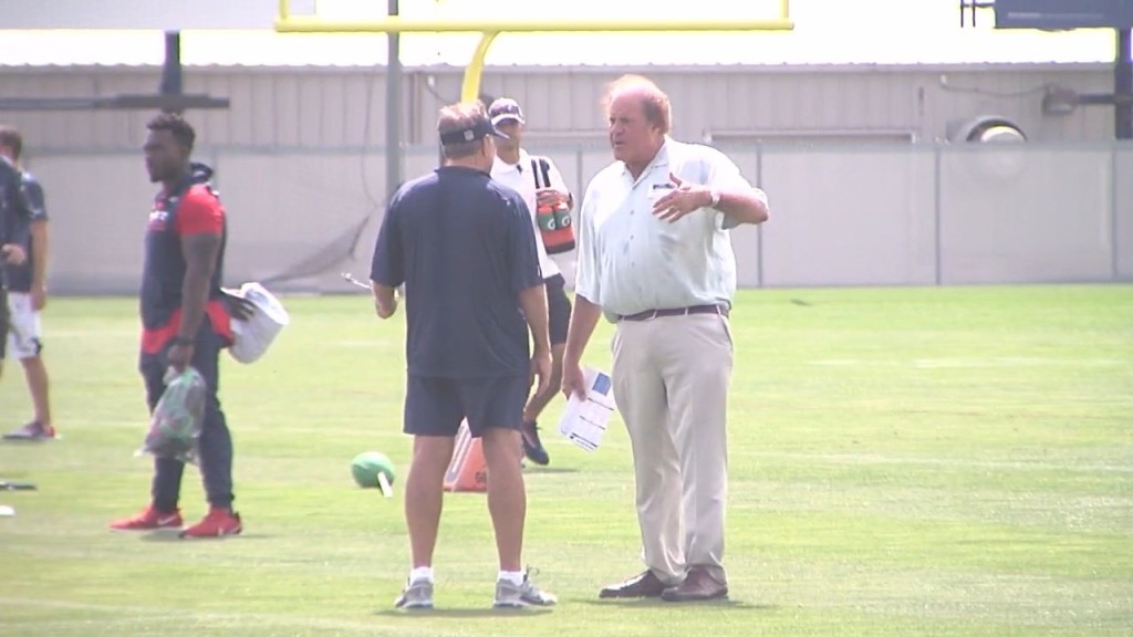 Patriots Weigh Final Roster Decisions, Legendary Broadcaster Chris Berman Visits Foxboro Monday