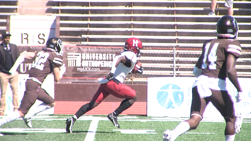 70981 Vo Brown Harvard Fb V Isteele00 00 56 17still001