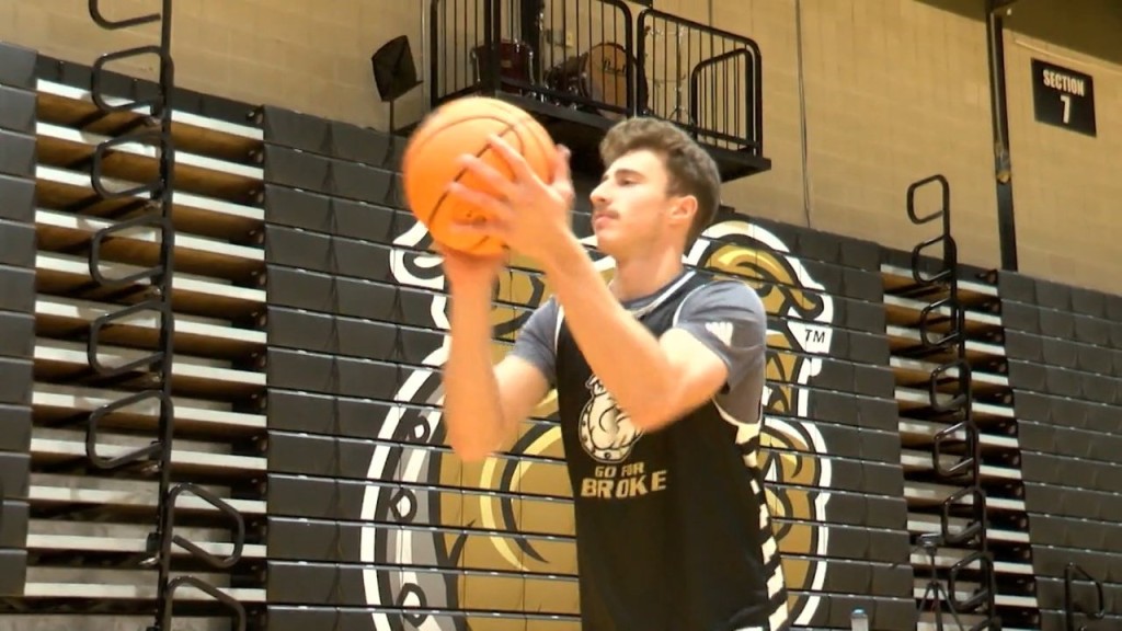 Bryant Men's Hoops Continues Working As New Season Approaches
