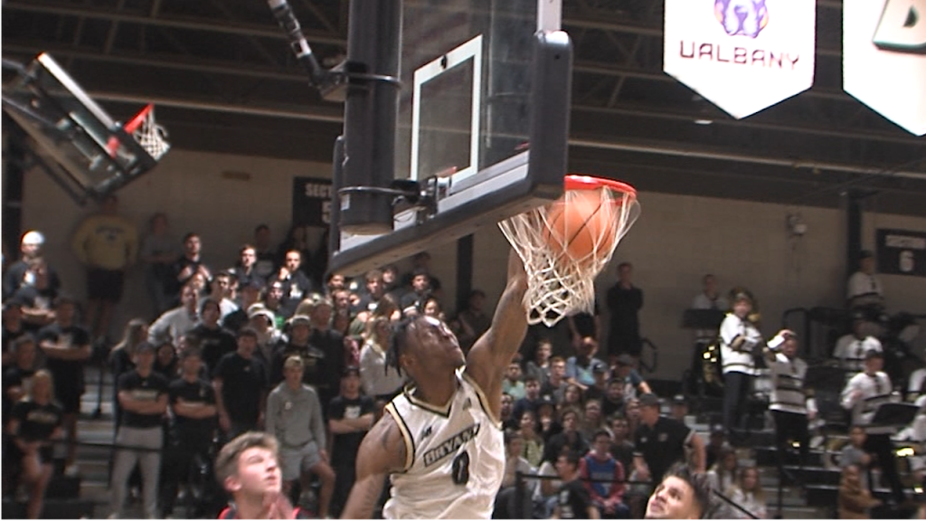 78200 Vo Bryant Mbb Thomas College Rv Isteele00 00 12 51still001