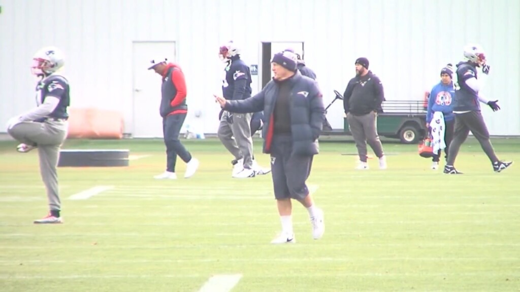 Patriots Sticking To Struggling Offense, Looking To Find More Consistency