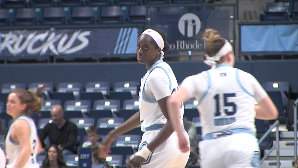 86695 Vo Uri Loyola Chicago Wbb Rv Isteele00 00 25 02still001