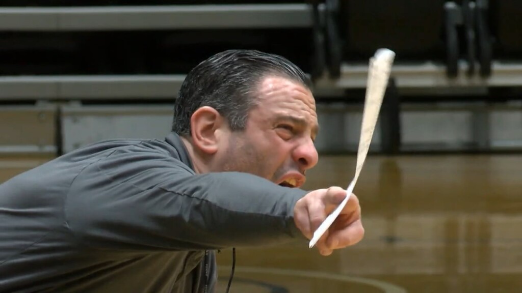 Bryant Prepares For Clash With Catamounts In Vermont Thursday