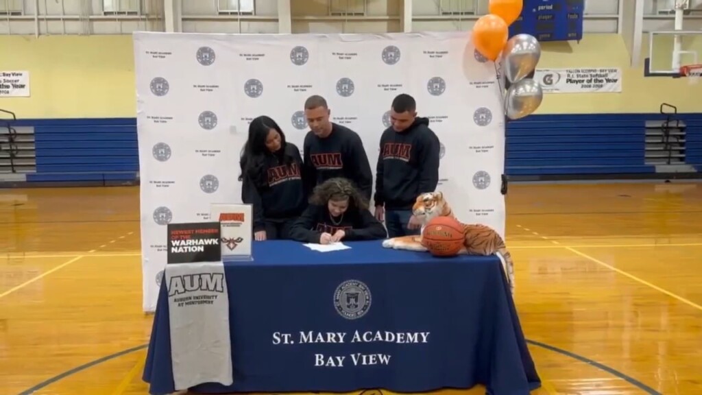 Bay View's Ahtiana Benway Signs Nli To Attend Auburn University At Montgomery