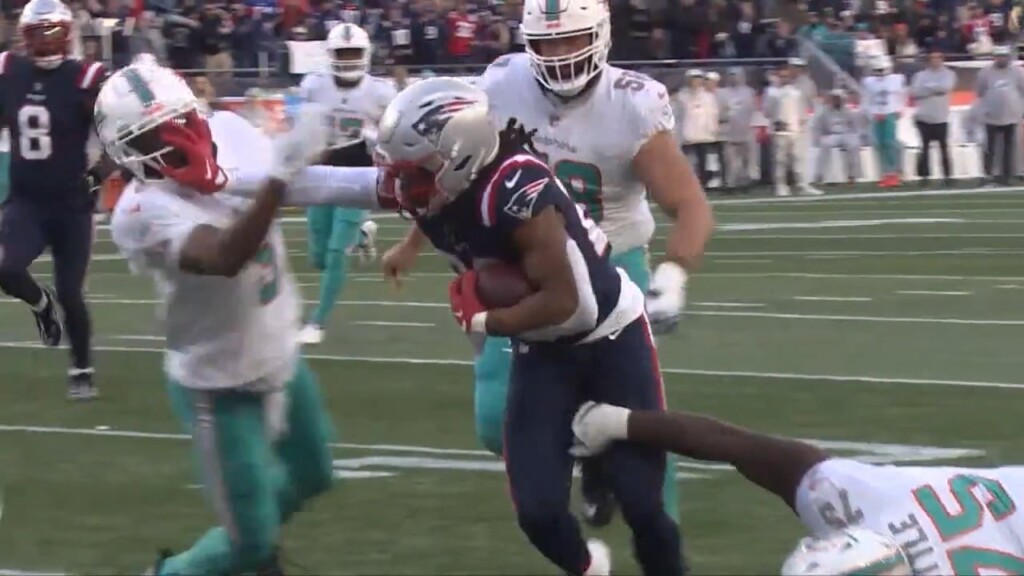 Patriots Hold Off Dolphins To Keep Playoff Hopes Alive