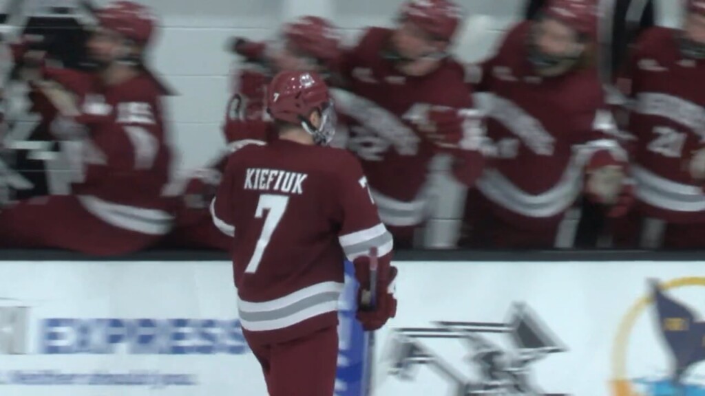 Pc Men's Hockey Edged By Umass Friday