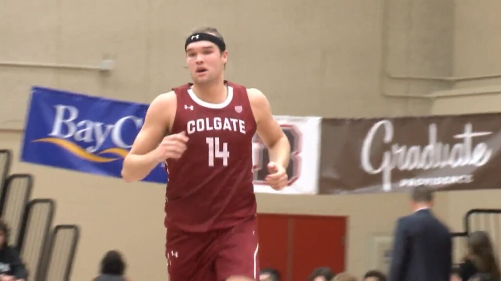 Colgate Big Man & South Kingstown Native Keegan Records Enters Transfer Portal