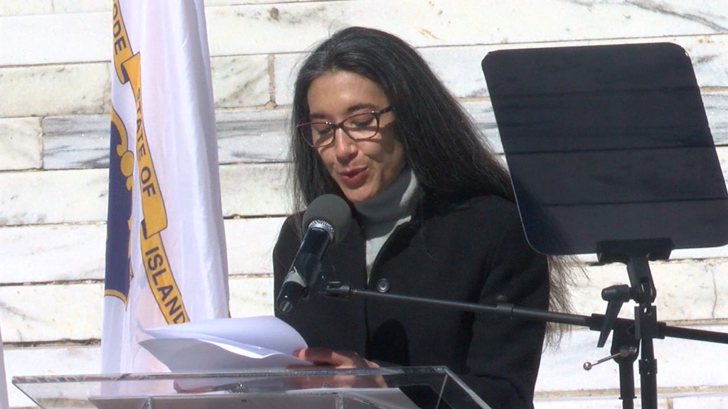 Video160769565500 00 34 06still001