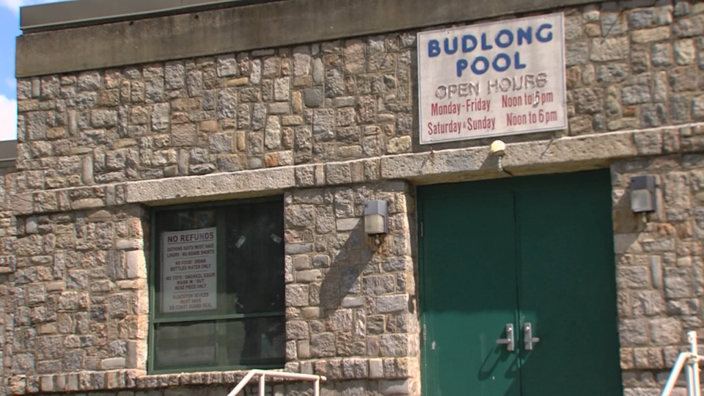 Budlong Poolmp400 00 02 22still001