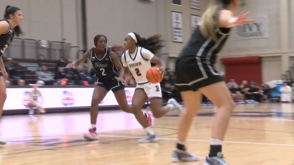 Jones Leads Brown Past Pc In Crosstown Women's Hoops Showdown