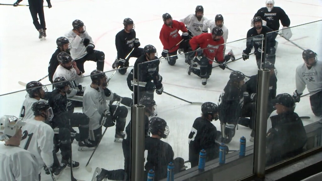 #10 Pc Men's Hockey Prepares For Key Set With Uconn