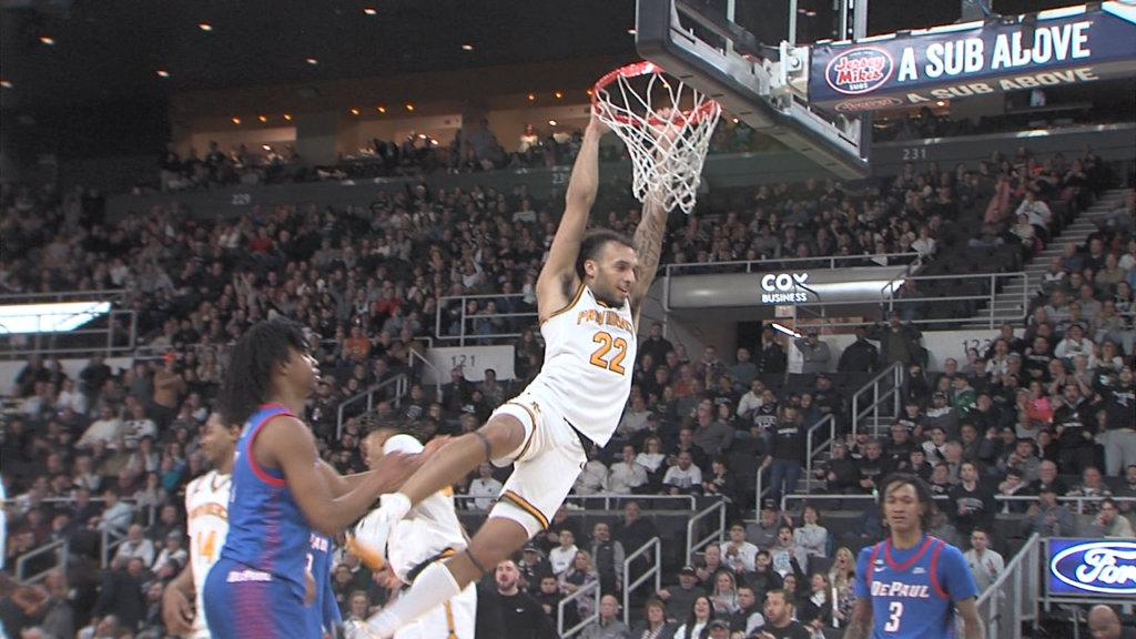 38683 Pkg Ian 11 Sports P Ncoit00 00 28 06still001