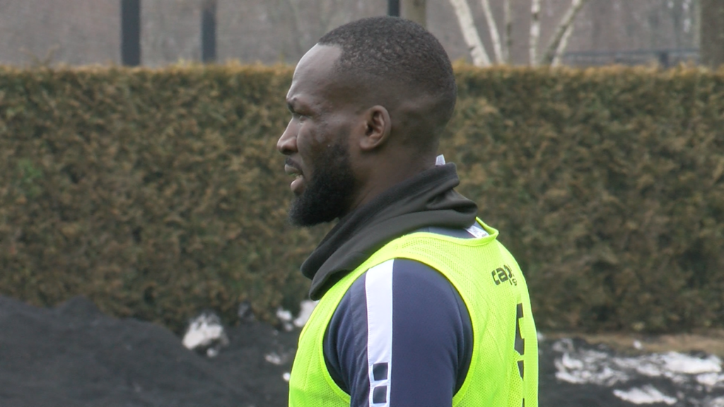 41460 Vo Rifc Ov Chikwa Isteele00 00 06 27still001