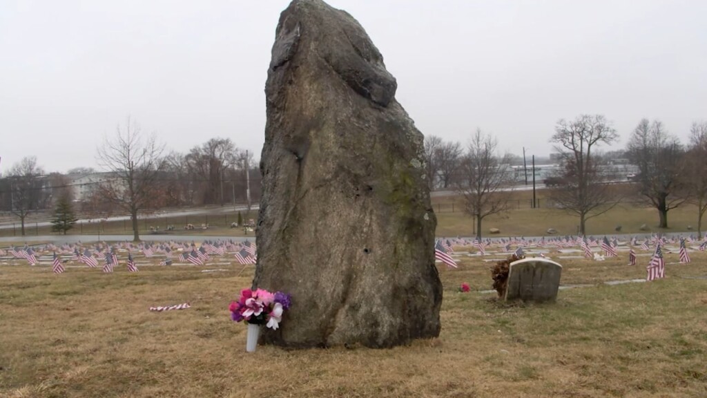 $5k Reward Offered For Plaques Stolen From Famous Artist's Grave