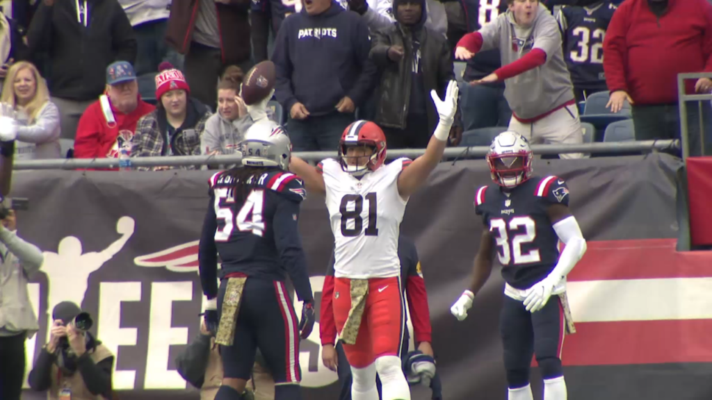 42409 Vo Pats V Austin Hooper Isteele00 00 06 42still001