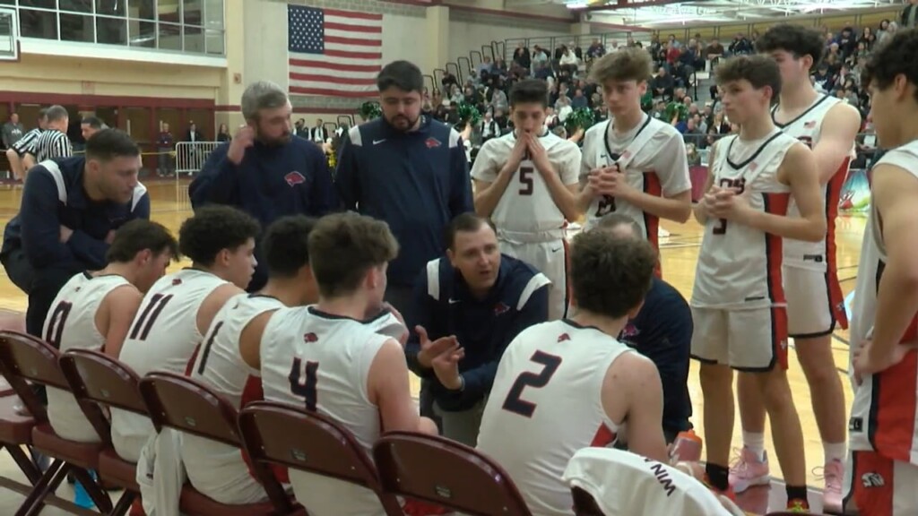 Lincoln Knocks Off Hendricken To Advance To Boys Basketball Final Four