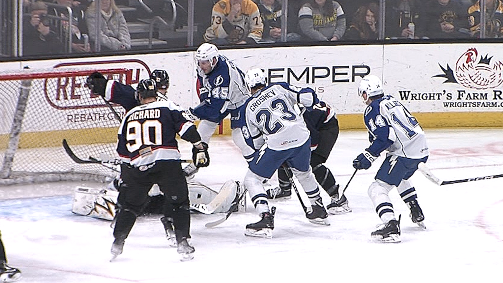 44169 Vo Pbruins Syracuse Ov Isteele00 00 21 11still001