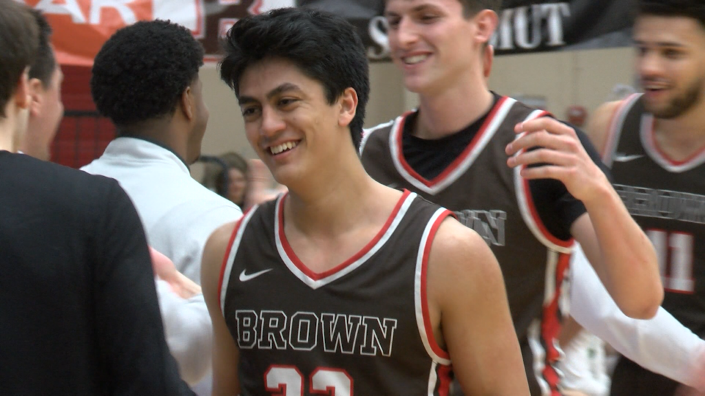 40814 Vo Brown Dartmouth Mbb Vo Ncoit Tria00 01 15 52still001