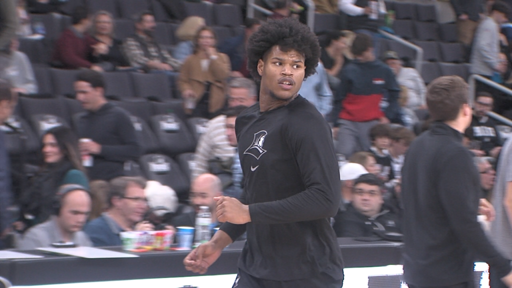 41985 Vo Pc Mbb V Barron All Freshman Big East Isteele00 00 01 53still001