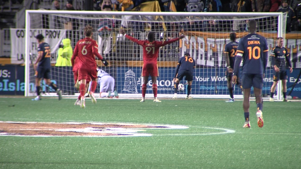 48396 Vo Rifc Phoneix Rising V Isteele00 00 13 01still001