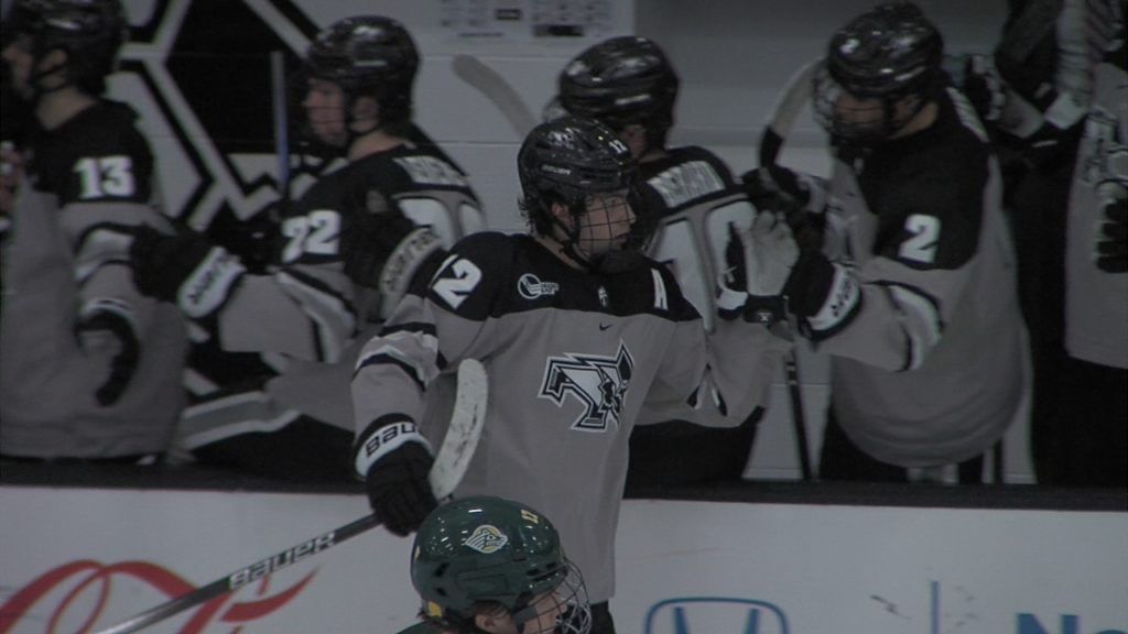 45991 Vo Pc Mhk Rv Returning Players Isteele00 00 15 24still001