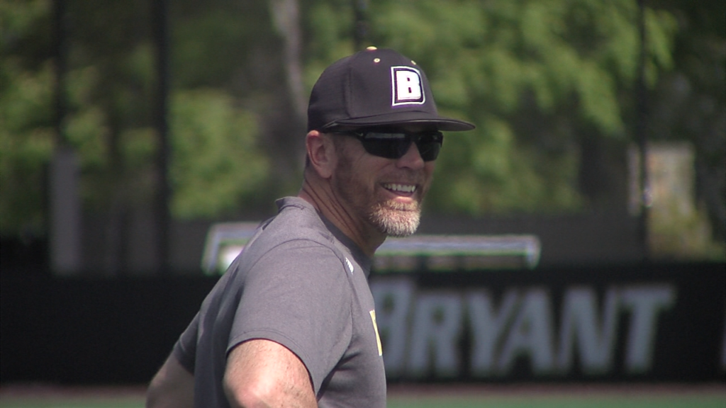 53818 Vo Bryant V America East Awards Isteele00 00 21 34still001