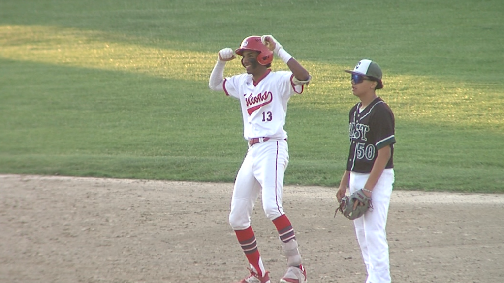 54508 Vo Cranston East Cranston West Bsb V Isteele00 00 40 25still001