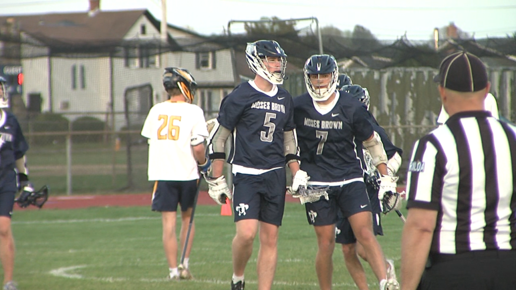 51620 Vo Moses Brown Barrington Blax V Isteele00 00 28 46still001