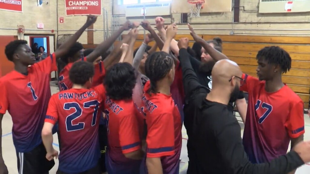 Pawtucket Co Op Sweeps Toll Gate In D Iii Boys Volleyball Quarterfinal