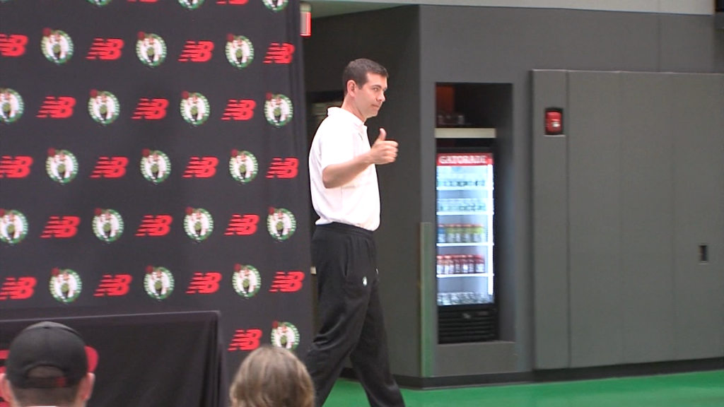 59375 Pkg Ian Celtics Predraft Pkg Ncoit00 00 51 13still001