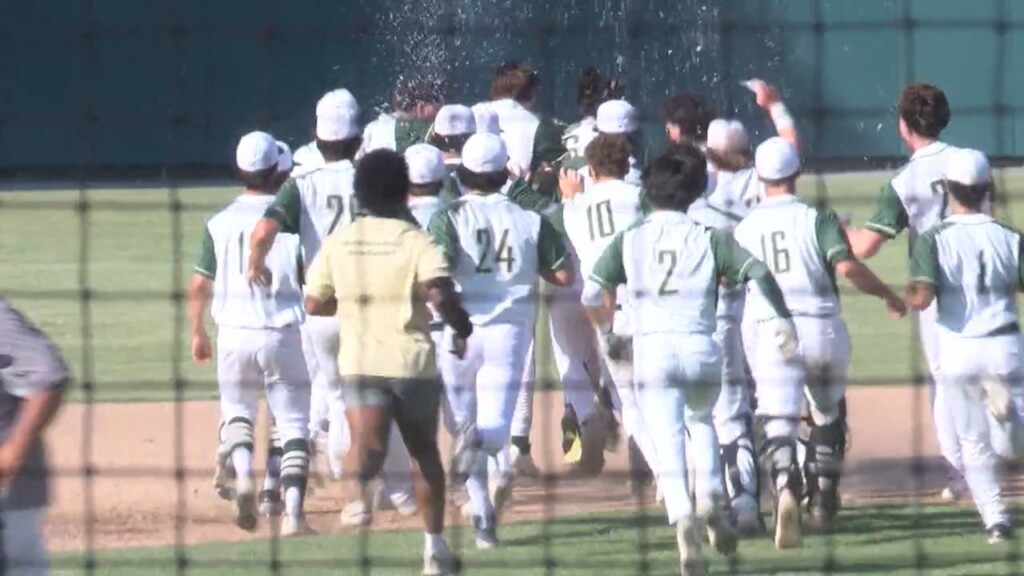 Hendricken Walks Off With Game 1 Win Over South Kingstown In D I Baseball Title Series