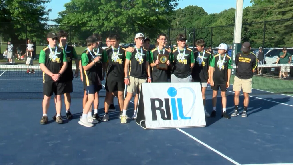 55642 Vo Boys Tennis D3 Final V Isteele00 00 09 29still001
