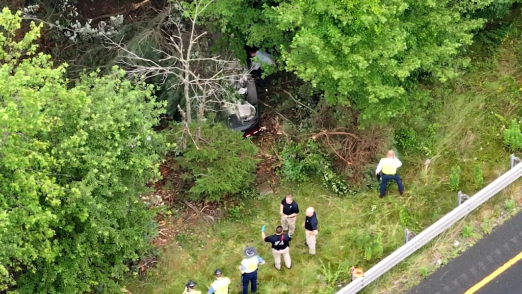 One Dead In Crash Off I 495