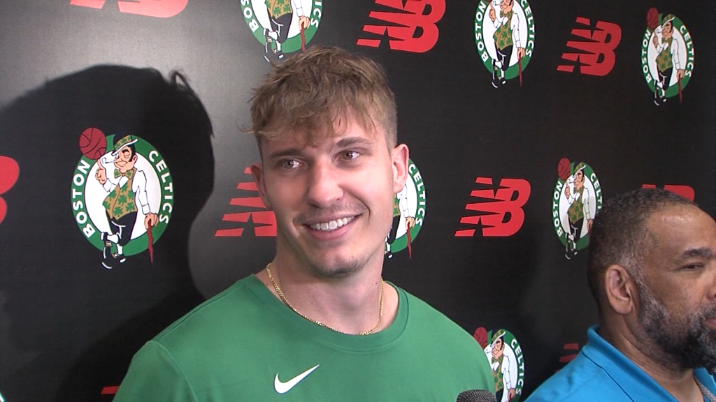 61273 Sot Celtics S Schierman Isteele00 00 18 58still001