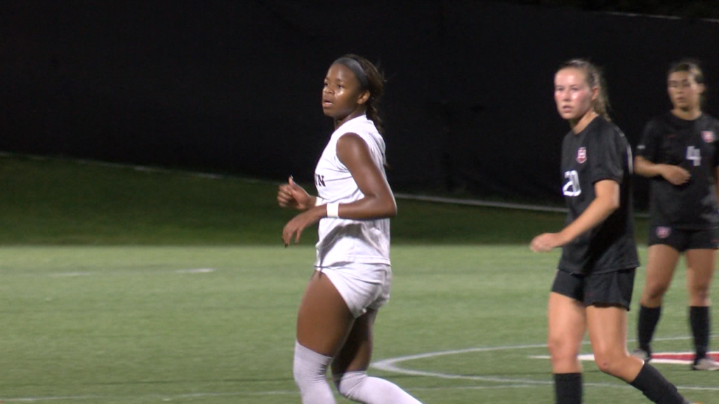 72309 Vo Brown Harvard Wsoc V Isteele00 00 00 00still001