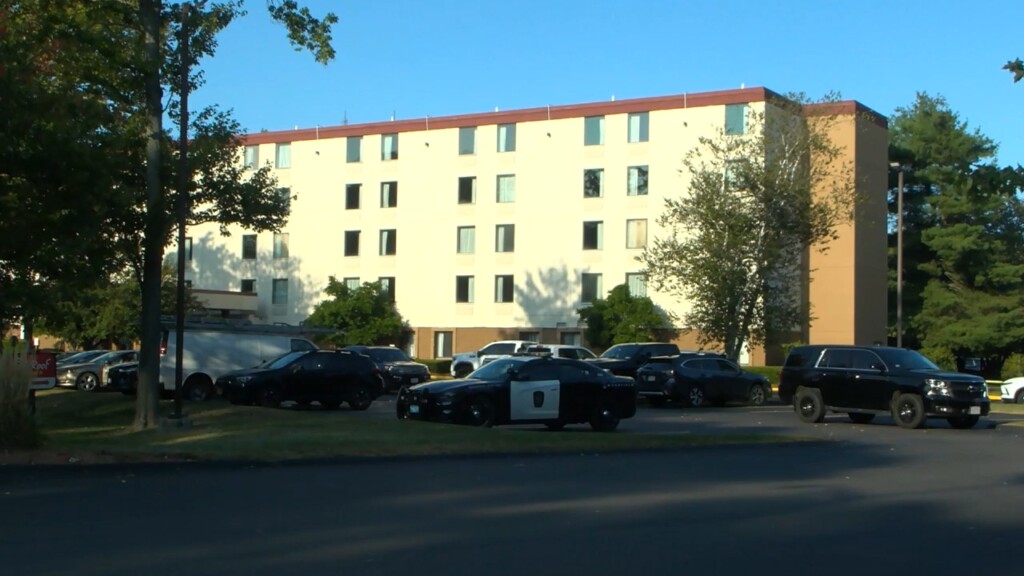 Police Shot At Red Roof Inn