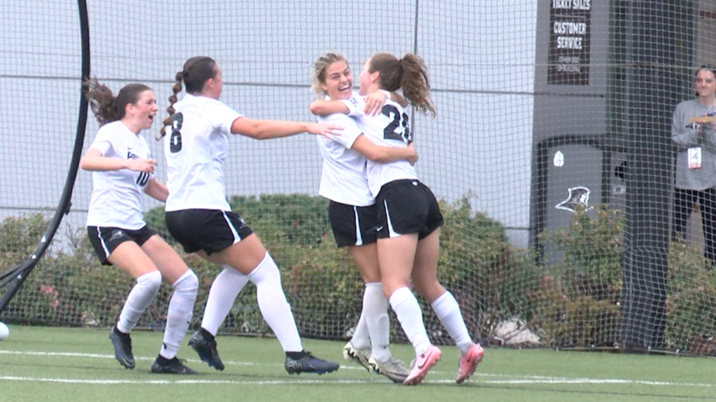 72345 Vo Pc Butler Wsoc Ov Isteele00 00 13 41still001