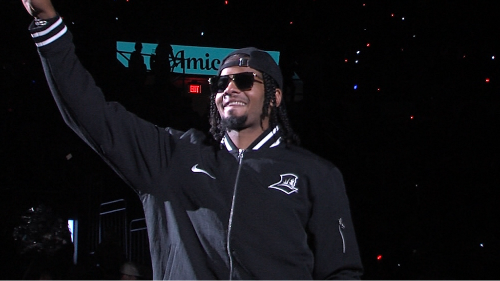 75089 Vo Pc Mbb Late Night Madness Ov Isteele00 00 13 14still001