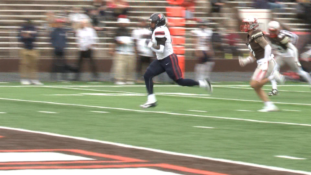 77016 Vo Brown Penn Fb Vo Ncoit00 00 18 32still001