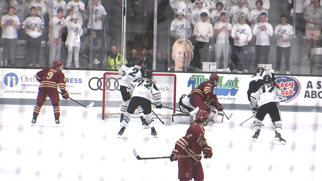 79219 Vo Pc Bc Mhk Ov Isteele00 00 30 02still001