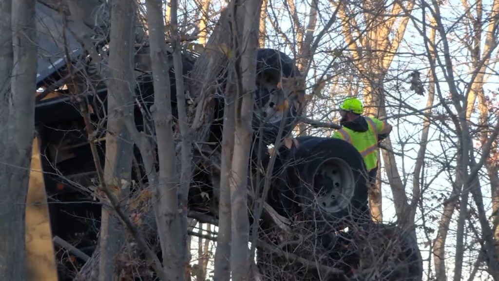 Swansea Man Saves Truck Driver After Crash On 195
