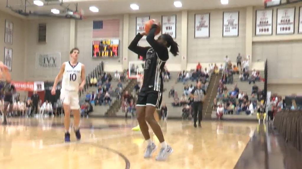 78843 Vo Brown Holy Cross Mbb V Isteele00 00 17 15still001