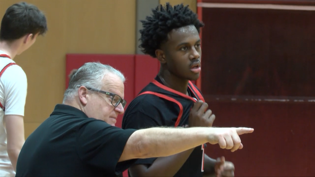 81138 Vo St Andrews Newman Bbb V Isteele00 00 05 40still001